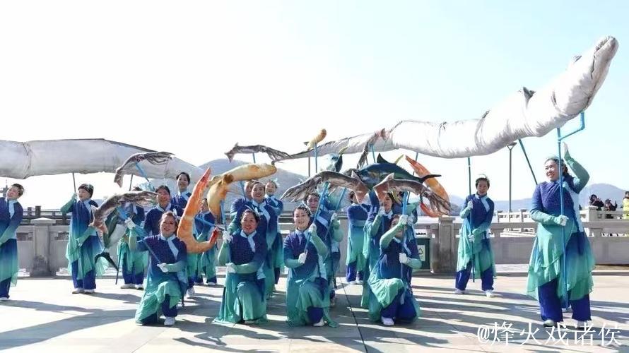 浙江舟山定海举行民间民俗巡游大会