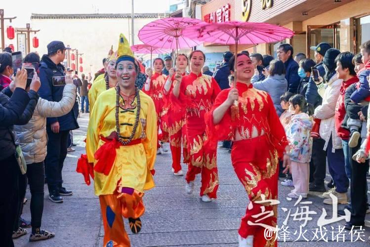 浙江舟山定海举行民间民俗巡游大会