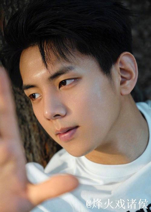 中超球员失业转行 靠颜值成为偶像短剧男主